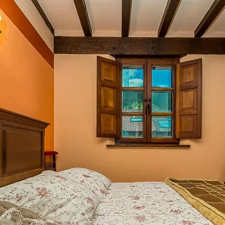 Casa De Piedra En El Corazon De