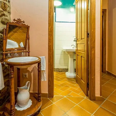 Casa De Piedra En El Corazon De Potes