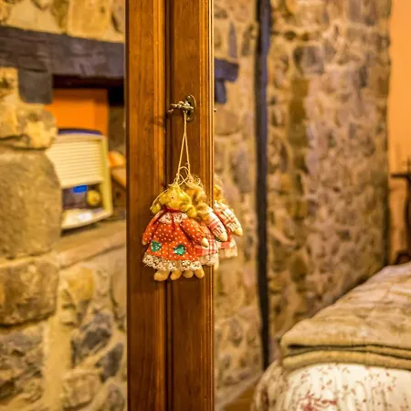 Casa De Piedra En El Corazon De *