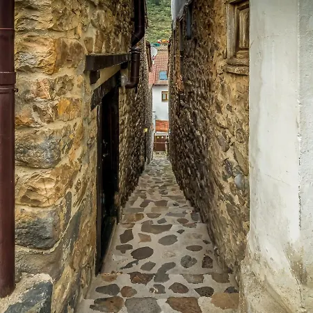 Casa De Piedra En El Corazon De * Potes