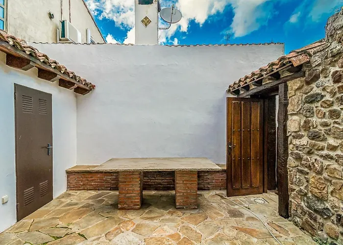 Casa De Piedra En El Corazon De *