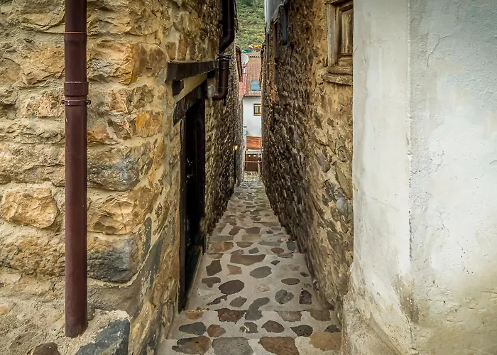 Casa De Piedra En El Corazon De * Potes
