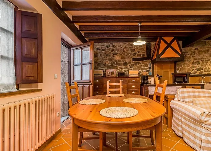 Casa De Piedra En El Corazon De Potes